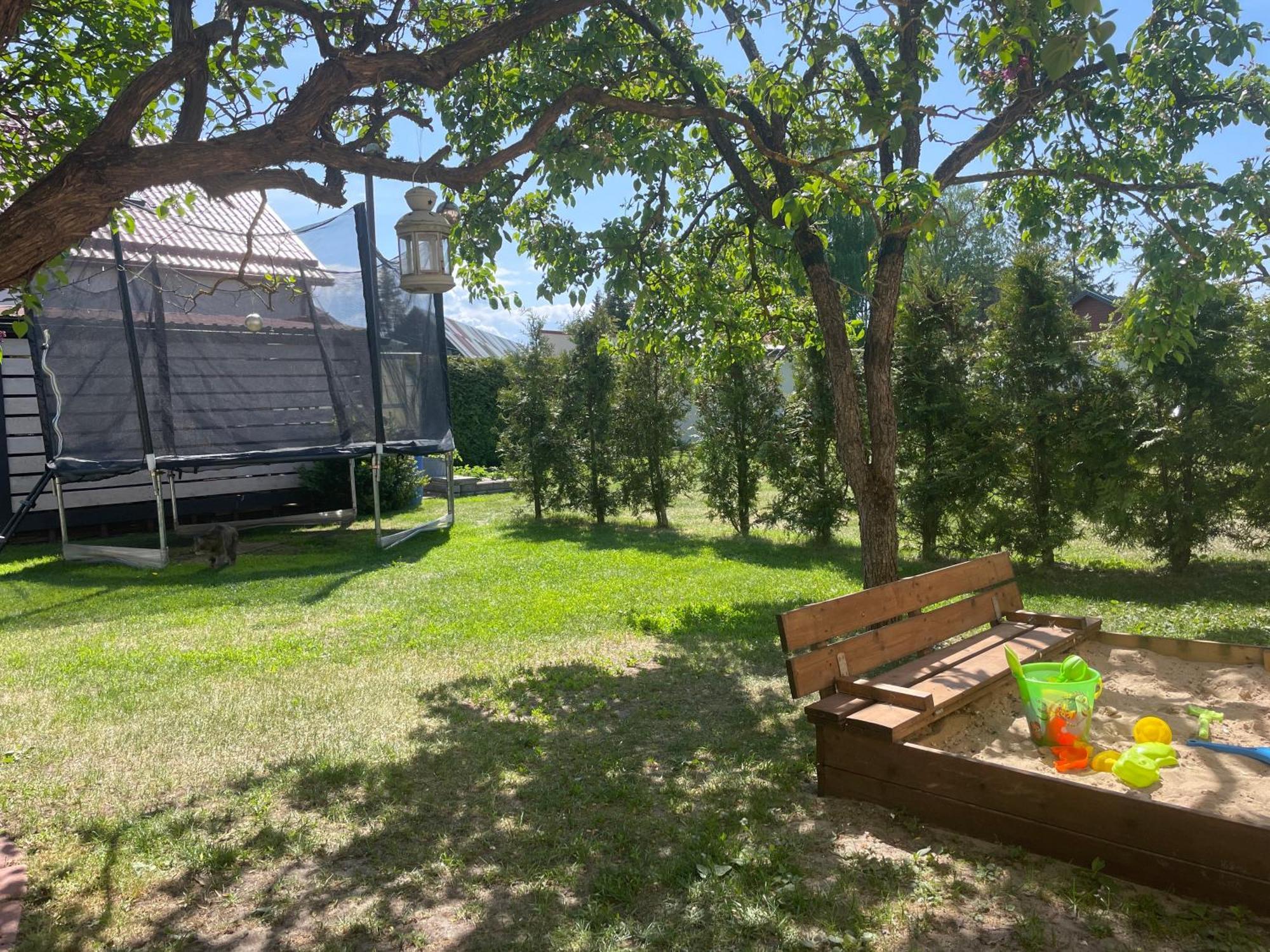 Liisupesa Apartment With Sauna And Garden Parnu Luaran gambar